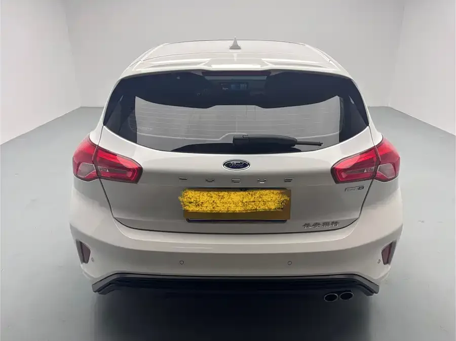 Ford Focus Focus 2021 Hatchback EcoBoost 180 Automatic Front Model 2022 — миниатюра 2