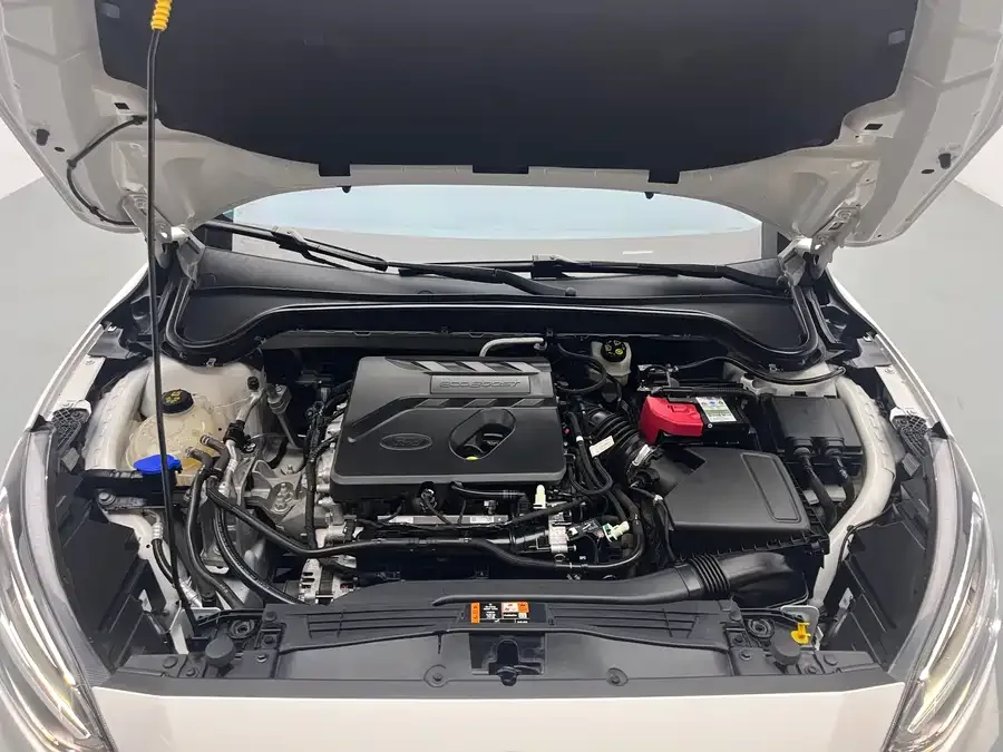 Ford Focus Focus 2021 Hatchback EcoBoost 180 Automatic Front Model 2022 — миниатюра 3