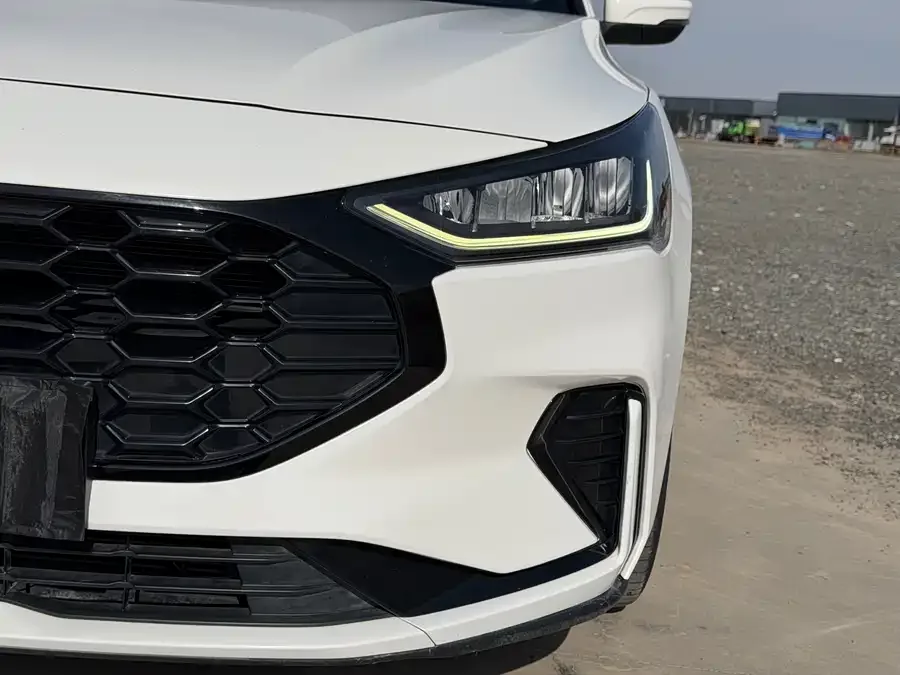 Ford Focus Focus 2022 Sedan EcoBoost 180 Automatic Competition Edition 2022 — миниатюра 4