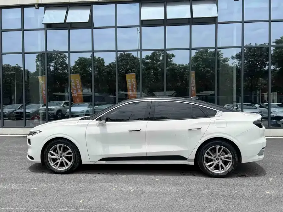 Ford Mondeo 2022 Mondeo EcoBoost 245 Luxury 2023 — миниатюра 5