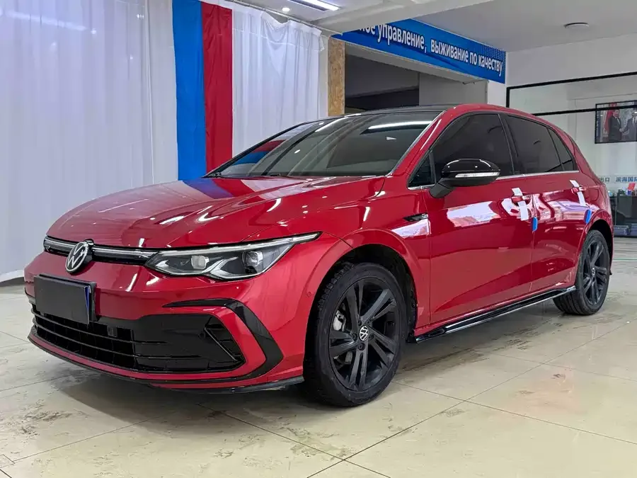 Volkswagen golf Golf 2023 280TSI DSG R-Line 2022 — фото 1, купить с доставкой в Москву