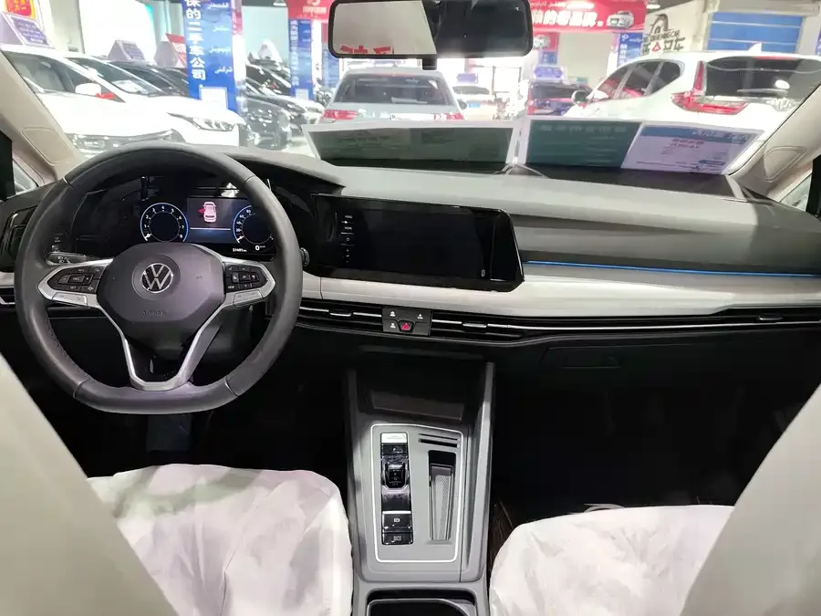 Volkswagen golf Golf 2021 280TSI DSG Pro 2022 — миниатюра 2