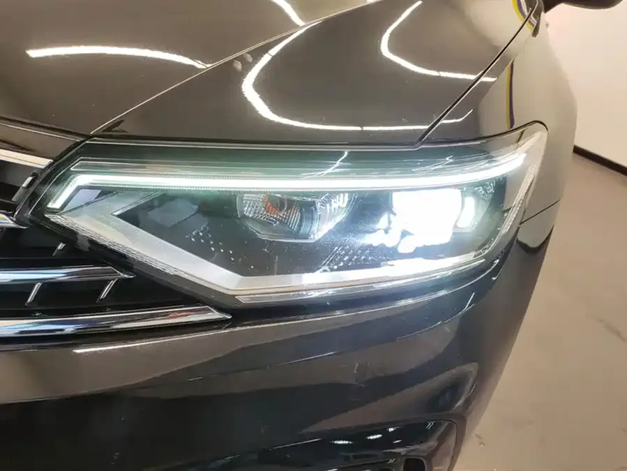 Volkswagen Magotan Magotan 2023 2 million commemorative edition 330TSI DSG luxury model 2023 — миниатюра 5