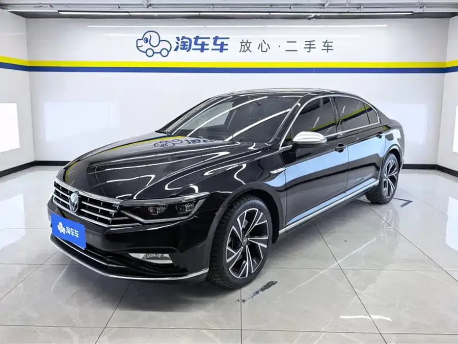 Volkswagen Magotan Magotan 2020 330TSI DSG Luxury Edition 2022 — фото 1, купить с доставкой в Москву