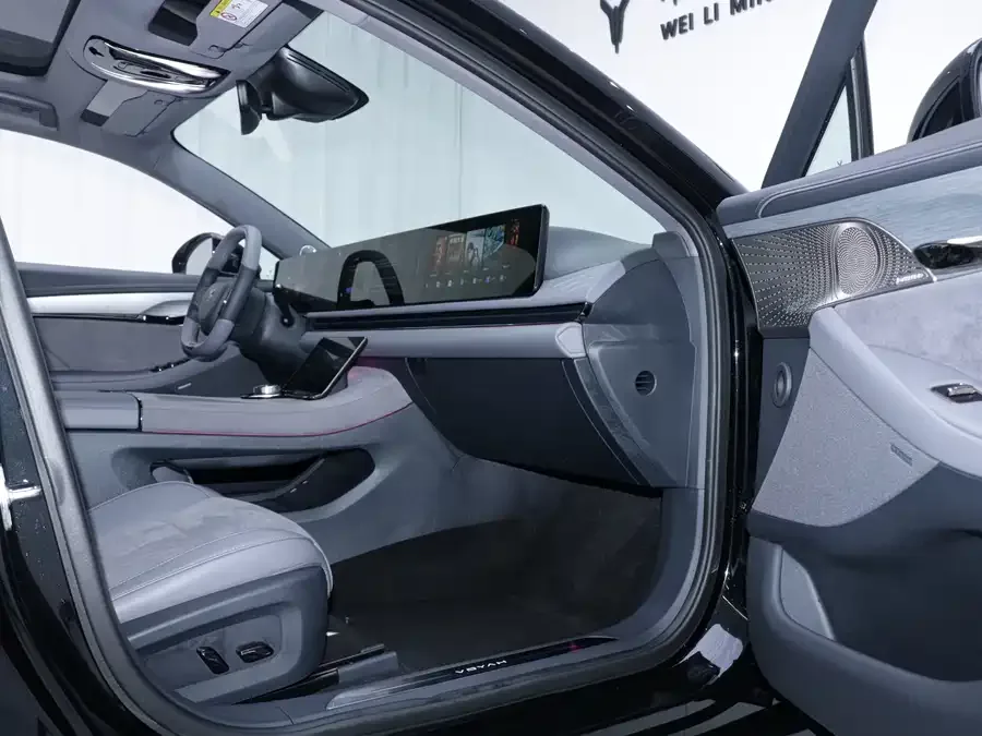 Voyah Lantu light chasing VOYAH 2024 PHEV 4WD Ultra-Long-Range Flagship Edition 2024 — миниатюра 2