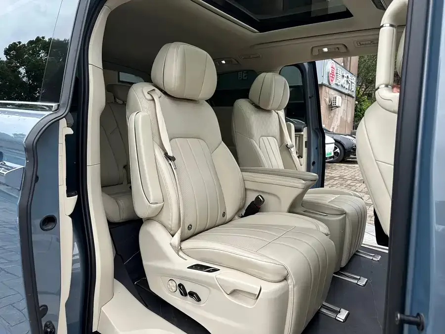 Voyah Lantu Dreamer 2022 Lantu Dreamer Low Carbon Edition + Smart Driving Package 2023 — миниатюра 5