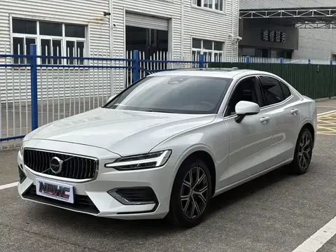 Volvo S60 2025 buy in Moscow