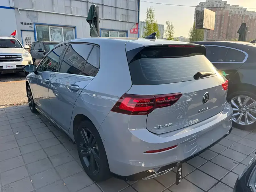 Volkswagen golf Golf 2023 280TSI DSG R-Line Lite 2023 — миниатюра 3