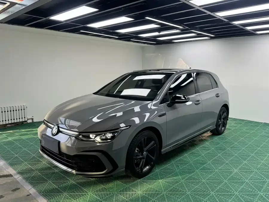 Volkswagen golf Golf 2021 280TSI DSG R-Line 2022 — фото 1, купить с доставкой в Москву