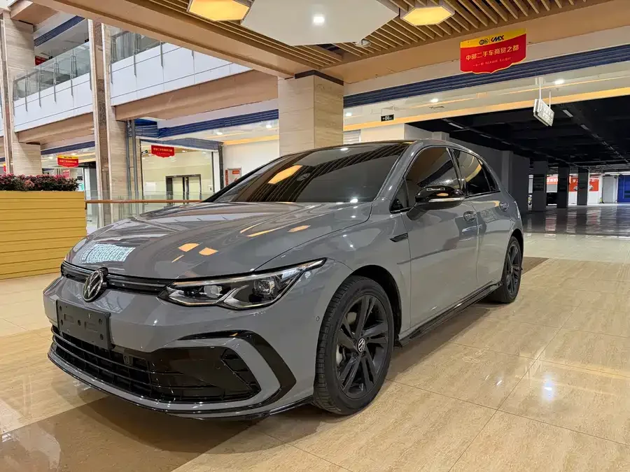 Volkswagen golf Golf 2023 facelift 280TSI DSG R-Line Lite 2023 — фото 1, купить с доставкой в Москву
