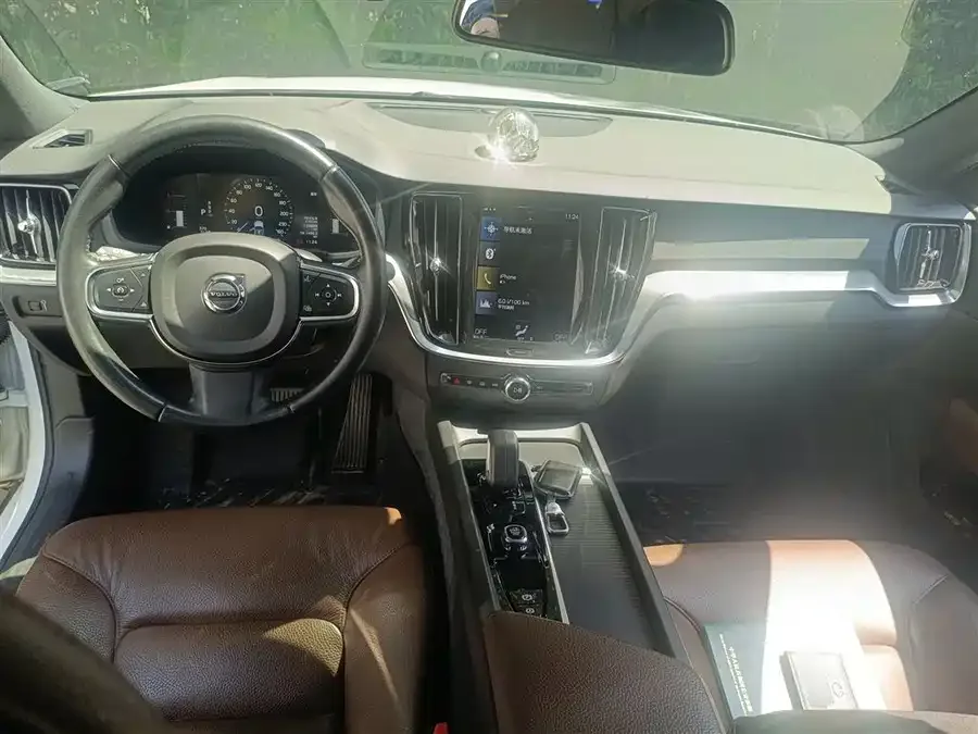 Volvo S60 2022 B4 Zhiyi Luxury Edition 2022 — миниатюра 2