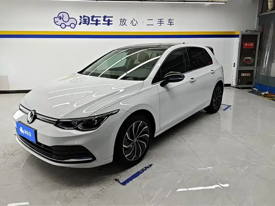 Volkswagen golf Golf 2023 facelift 280TSI DSG Pro 2024 — фото 1, купить с доставкой в Москву