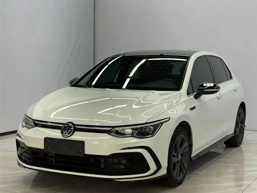 Volkswagen golf Golf 2023 280TSI DSG R-Line Lite 2023 — фото 1, купить с доставкой в Москву
