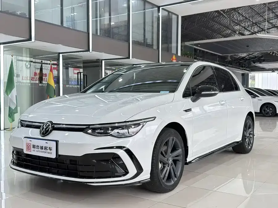 Volkswagen golf Golf 2021 280TSI DSG R-Line 2022 — фото 1, купить с доставкой в Москву