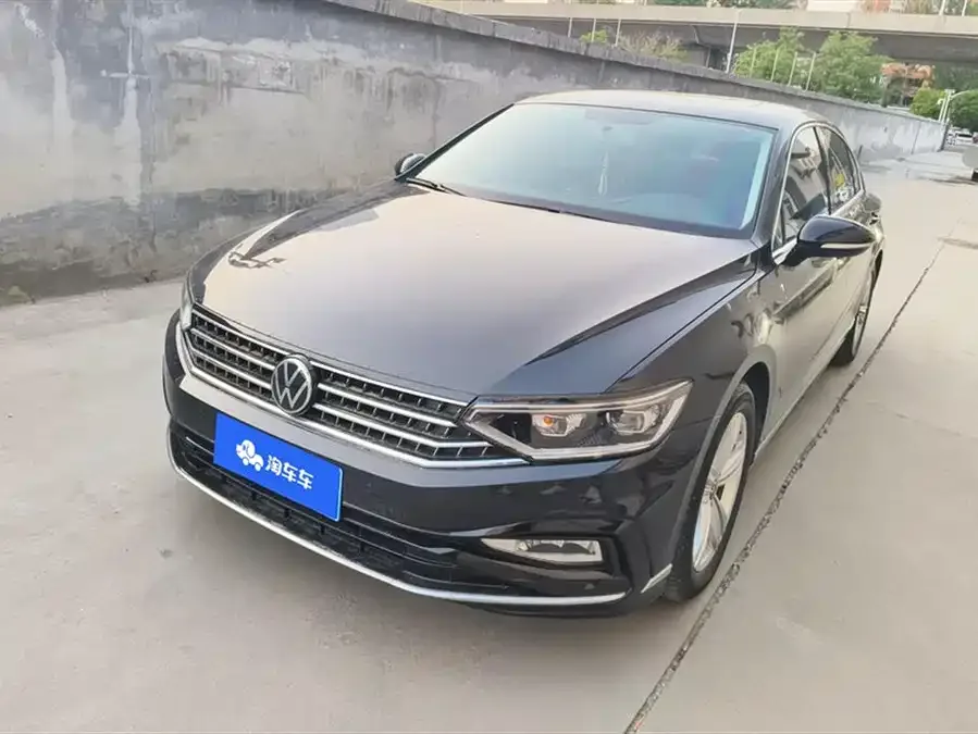 Volkswagen Magotan Magotan 2023 2 million commemorative edition 280TSI DSG comfort model 2025 — фото 1, купить с доставкой в Москву