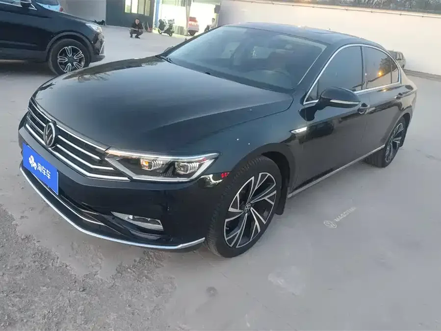 Volkswagen Magotan Magotan 2021 330TSI DSG 30th Anniversary Edition 2022 — фото 1, купить с доставкой в Москву