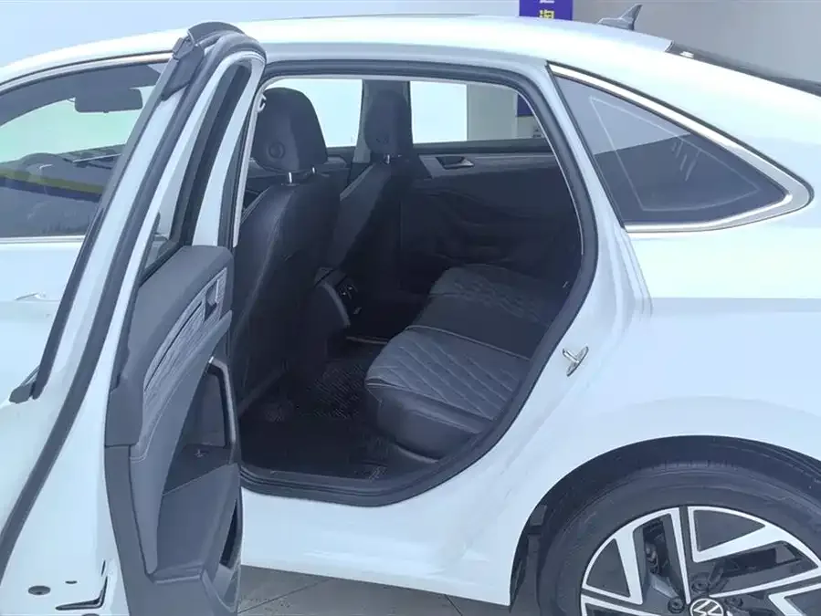Volkswagen Sagitar 2023 Sagitar 300TSI DSG Beyond Edition 2024 — миниатюра 5
