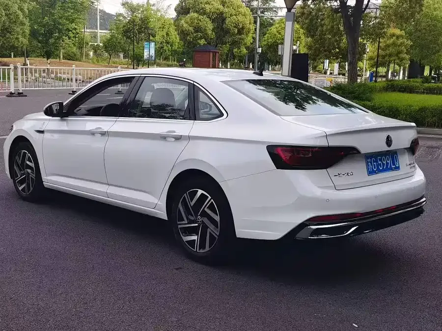 Volkswagen Sagitar 2023 Sagitar 300TSI DSG Beyond Edition 2024 — миниатюра 3