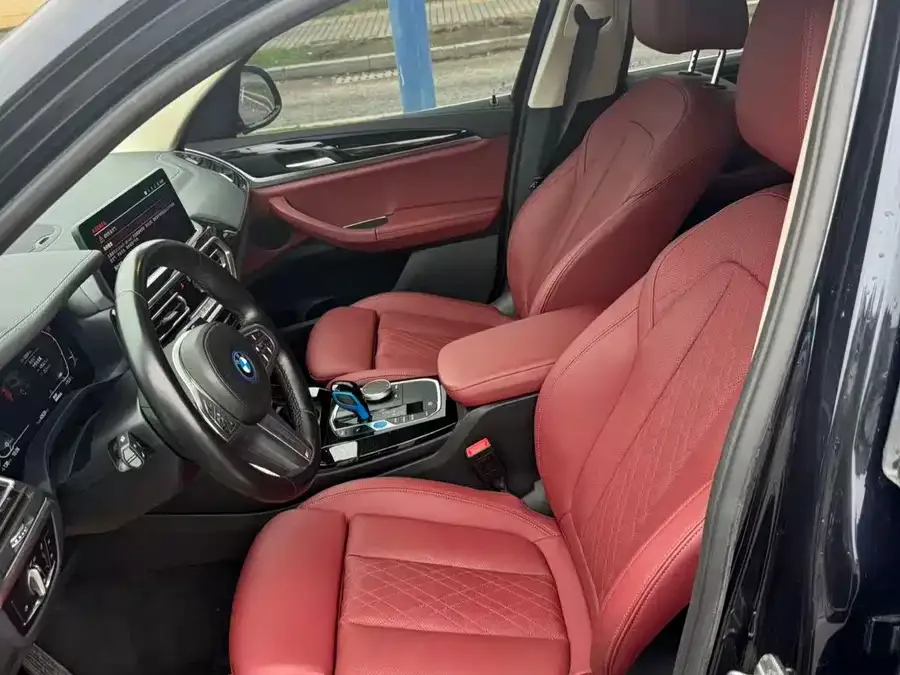 BMW iX3 2022 leading model 2023 — миниатюра 3