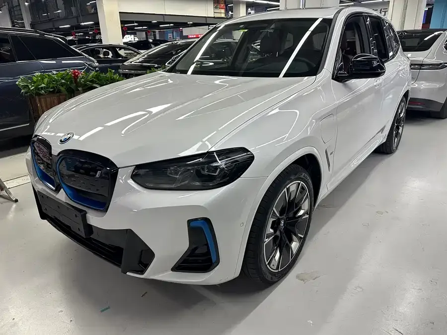 BMW iX3 2022