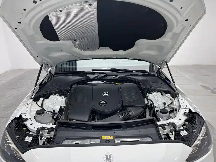 Mercedes-Benz Class C Mercedes-Benz C-Class 2025 C 260 L Night Sports Edition 2025 — миниатюра 3