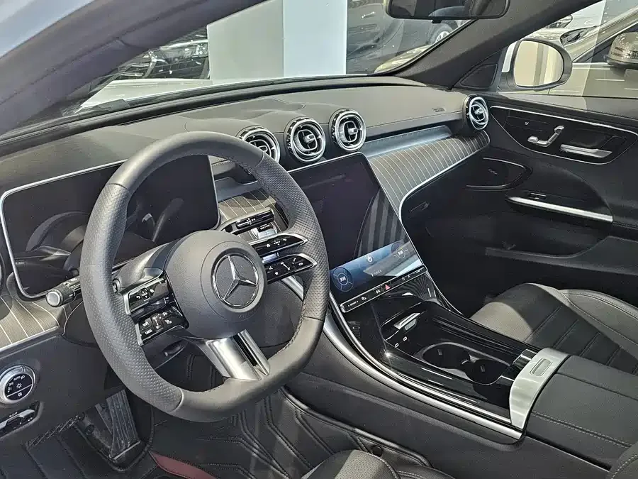 Mercedes-Benz Class C Mercedes-Benz C-Class 2025 C 260 L Sports Edition 2025 — миниатюра 3