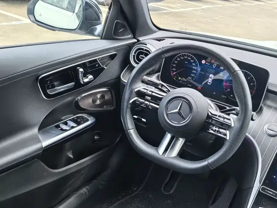 Mercedes-Benz Class C Mercedes-Benz C-Class 2025 C 260 L Night Sports Edition 2024 — миниатюра 5