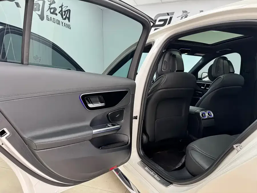 Mercedes-Benz Class C Mercedes-Benz C-Class 2024 C 260 L Sports Edition 2024 — миниатюра 3