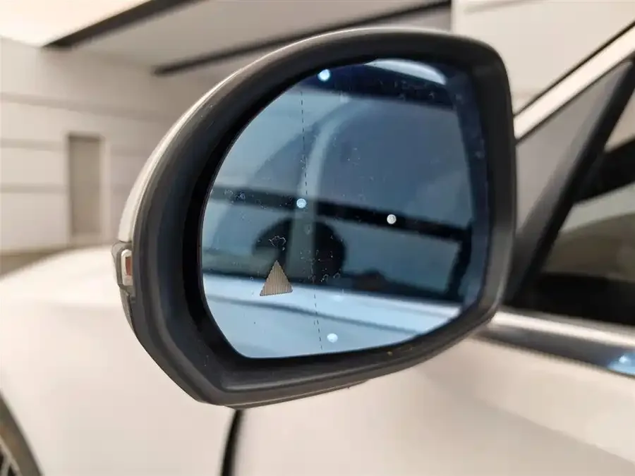 Mercedes-Benz Class C Mercedes-Benz C-Class 2023 C 260 L Sports Edition 2023 — миниатюра 3