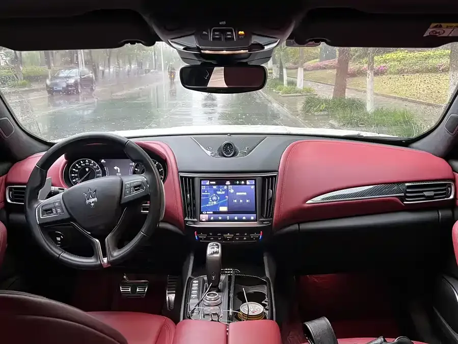 Maserati Levante Levante 2022 2.0T GT Edge Edition 2023 — миниатюра 5