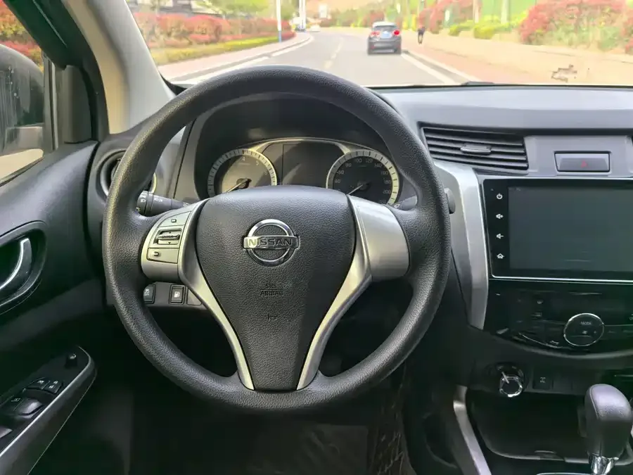 Nissan Terra 2020 Terra 2.5L XL Upper 4WD Automatic 4WD Luxury Edition 2023 — миниатюра 4