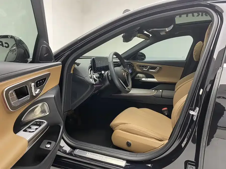 Mercedes-Benz E-Class Mercedes-Benz E-Class 2024 facelift E 300 L Luxury Edition 2024 — миниатюра 5