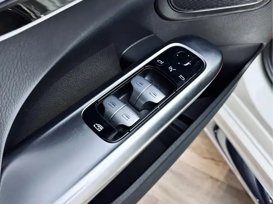 Mercedes-Benz Class C Mercedes-Benz C-Class 2023 C 260 L Sports Edition 2022 — миниатюра 2