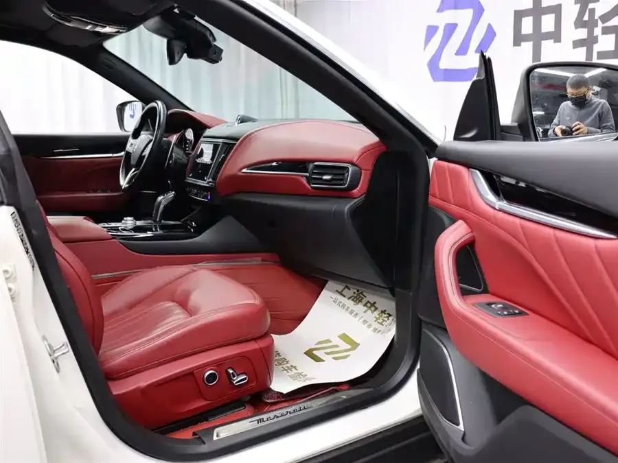 Maserati Levante Levante 2022 2.0T GT Edge Edition 2023 — миниатюра 5