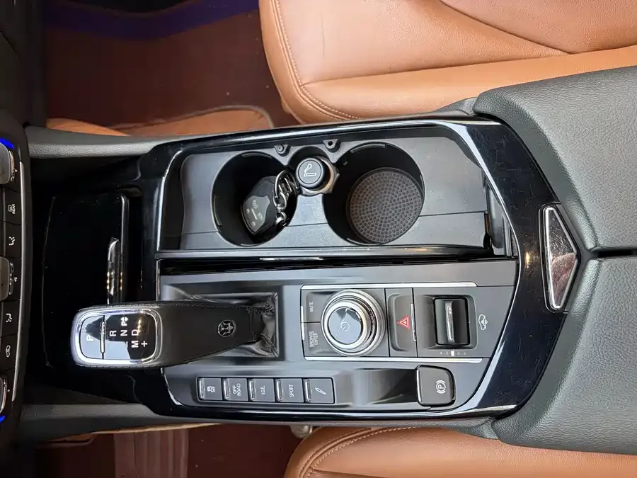 Maserati Levante Levante 2022 2.0T GT Edge Edition 2022 — миниатюра 3