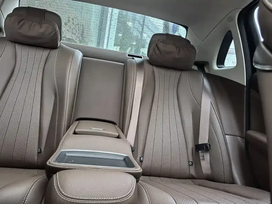 Mercedes-Benz E-Class Mercedes-Benz E-Class 2023 facelift E 300 L Fashion Edition 2023 — миниатюра 4