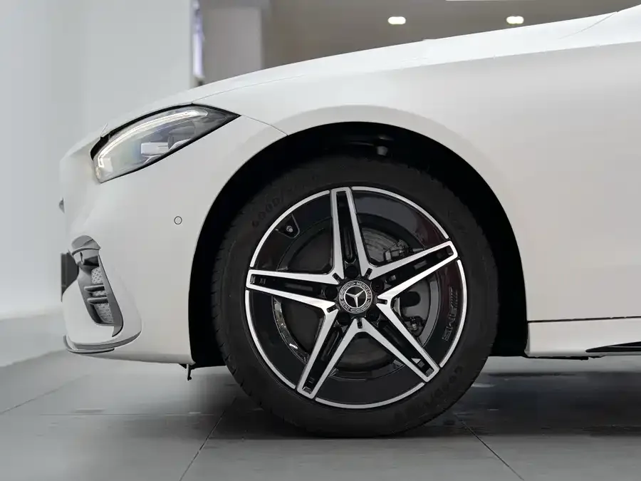 Mercedes-Benz Class C Mercedes-Benz C-Class 2025 C 260 L Night Sports Edition 2024 — миниатюра 3
