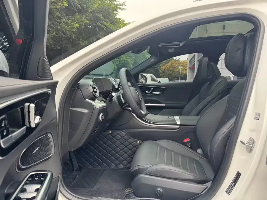Mercedes-Benz Class C Mercedes-Benz C-Class 2024 C 260 L Sports Edition 2024 — миниатюра 2