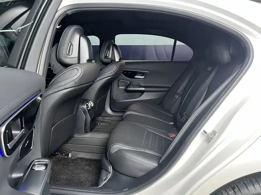 Mercedes-Benz Class C Mercedes-Benz C-Class 2024 C 260 L Sports Edition 2024 — миниатюра 4