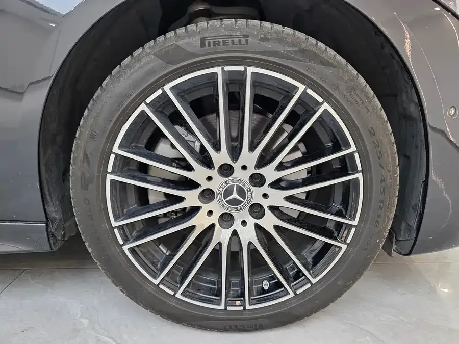 Mercedes-Benz Class C Mercedes-Benz C-Class 2024 C 260 L Sports Edition 2024 — миниатюра 3