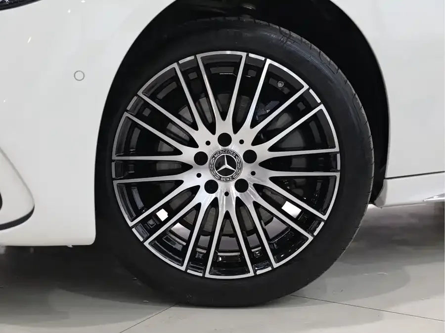 Mercedes-Benz Class C Mercedes-Benz C-Class 2024 C 260 L Sports Edition 2025 — миниатюра 5