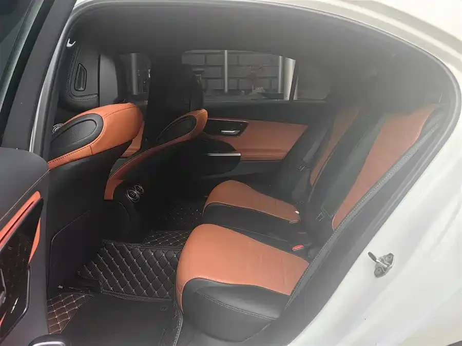 Mercedes-Benz Class C Mercedes-Benz C-Class 2023 C 260 L Sports Edition 2023 — миниатюра 4