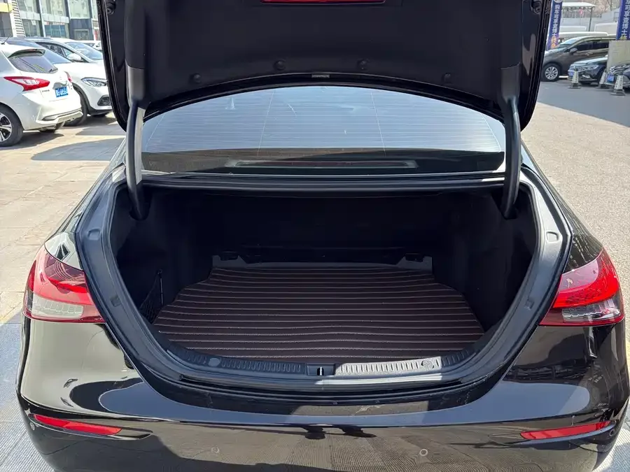 Mercedes-Benz E-Class Mercedes-Benz E-Class 2023 facelift E 260 L 2023 — миниатюра 5