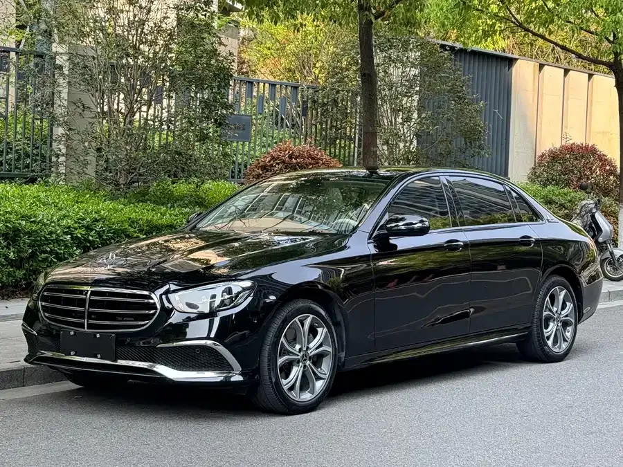 Mercedes-Benz E-Class 2024