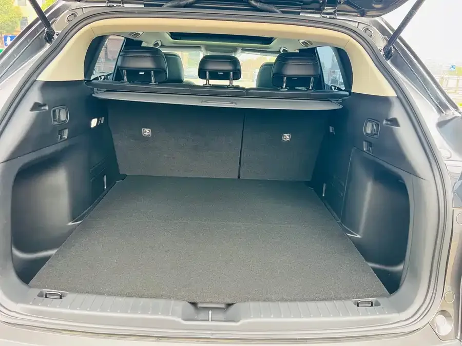 Mazda CX-50 Mazda CX-50 also available for 2023 2.0L Leading Edition 2023 — миниатюра 5