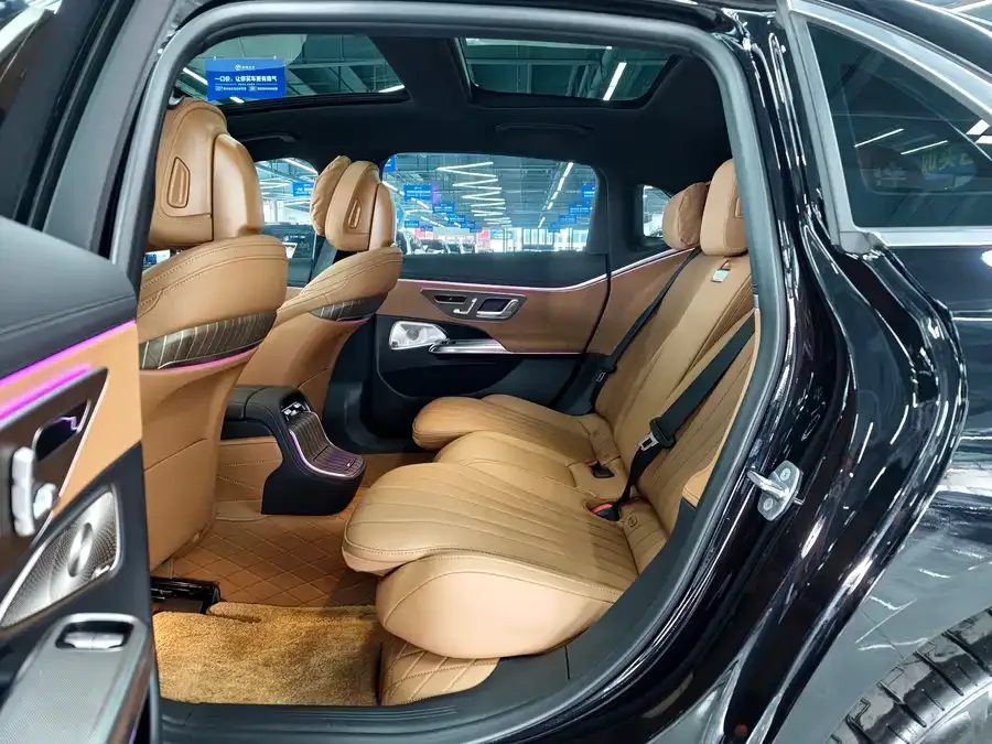 Mercedes-Benz E-Class Mercedes-Benz E-Class 2025 facelift E 300 L Luxury Edition 2025 — миниатюра 3