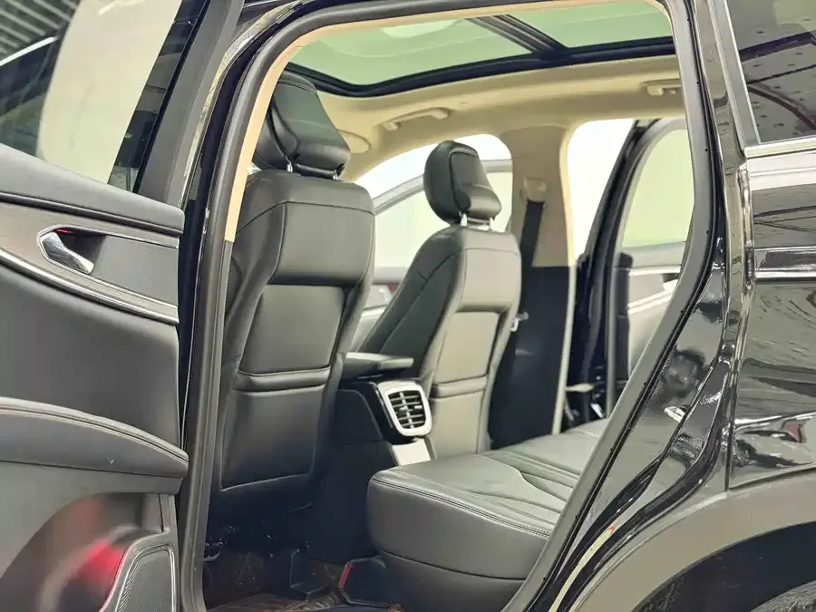 Lincoln Adventurer Adventurer 2021 2.0T two-wheel drive Zunyue Edition 2022 — миниатюра 4