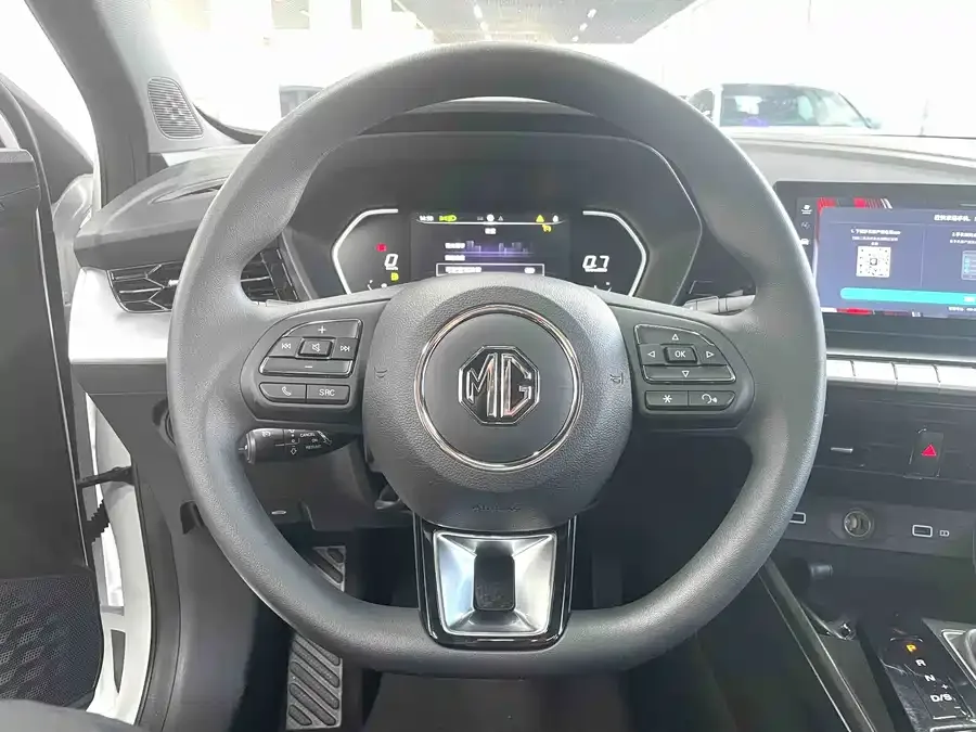 MG 5 MG5 2022 180DVVT CVT Youth Deluxe Edition 2023 — миниатюра 2