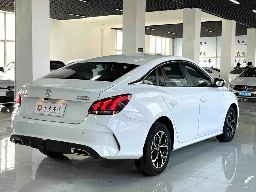 MG 5 MG5 2022 180DVVT CVT Youth Deluxe Edition 2023 — миниатюра 4