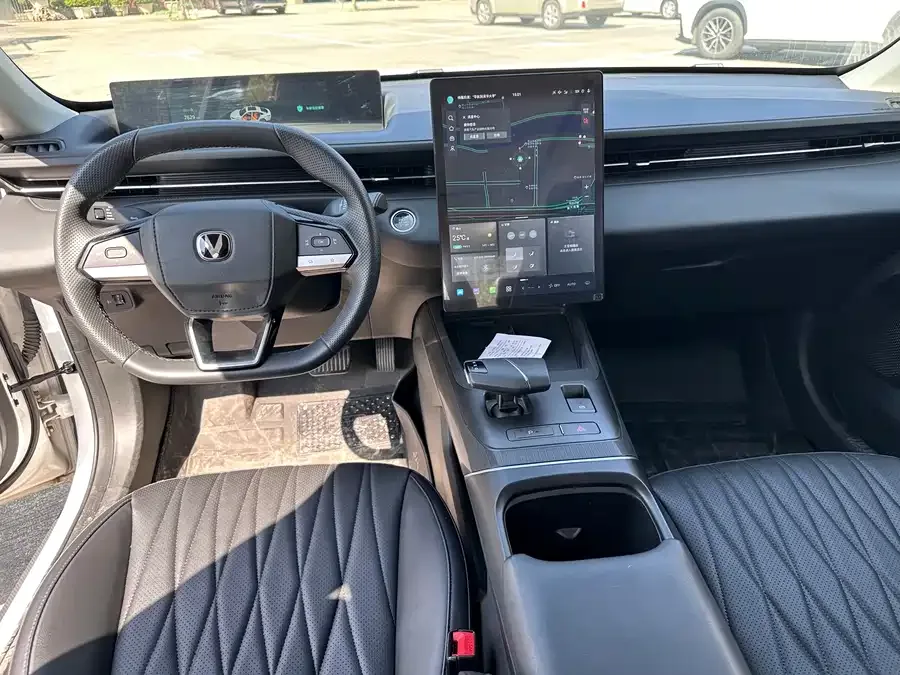 Changan Yidong 2024 Eado 1.5T GDI Automatic Flagship Model 2024 — миниатюра 2